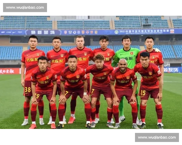 今晚中国足球精彩对决全程直播赛场风云尽收眼底