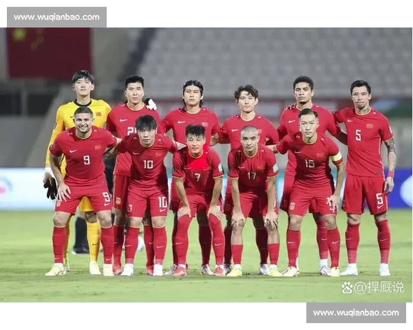 国足迎战强敌精彩对决，赛场激情四溢，球迷热烈支持全程回顾