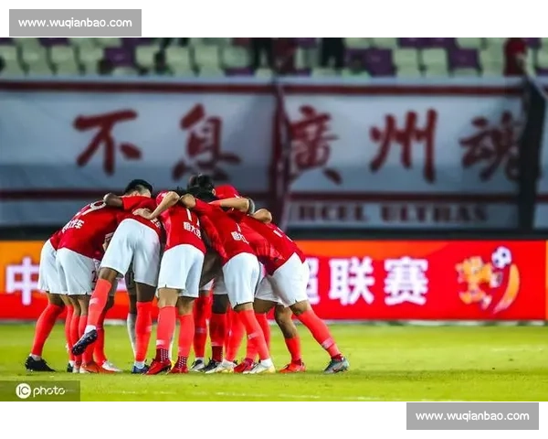 恒大足球今日赛场鏖战展现新赛季冠军冲刺决心 恒大足球今日赛场鏖战展现新赛季冠军冲刺决心